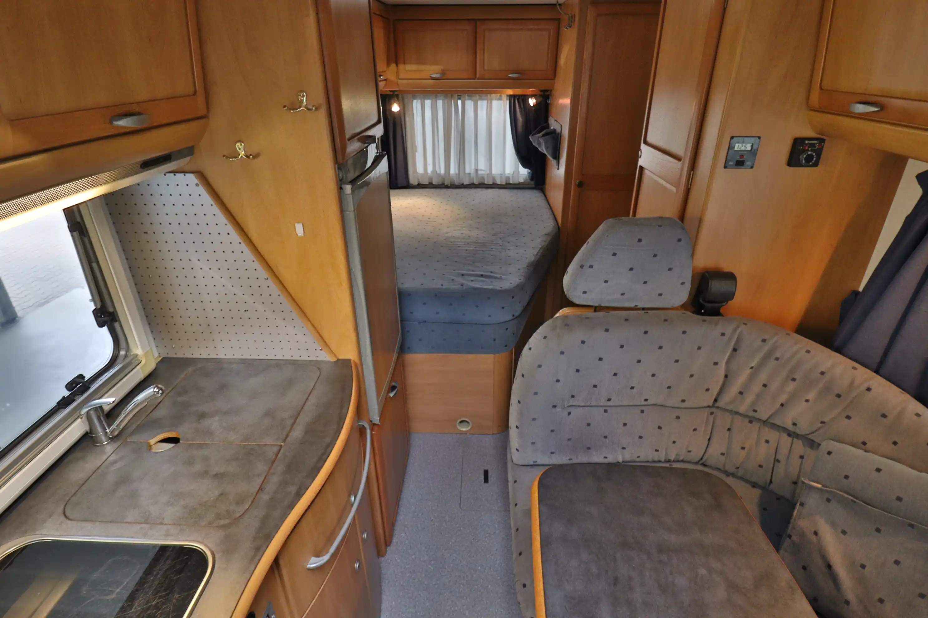 HYMER-ERIBA B 654 